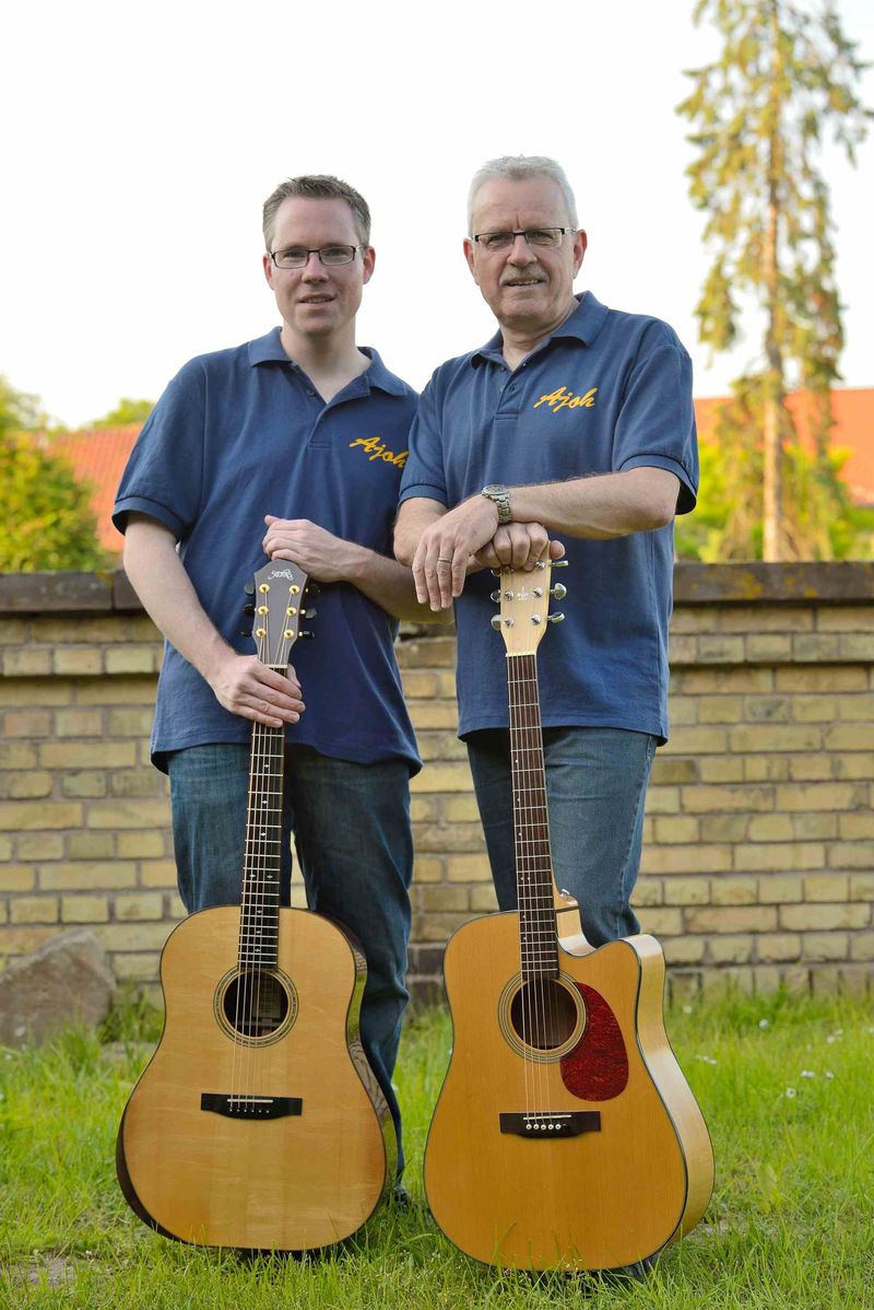 Jörg & Horst im Museumsgarten des Kulturvereins Guntersblum im Juni 2013.